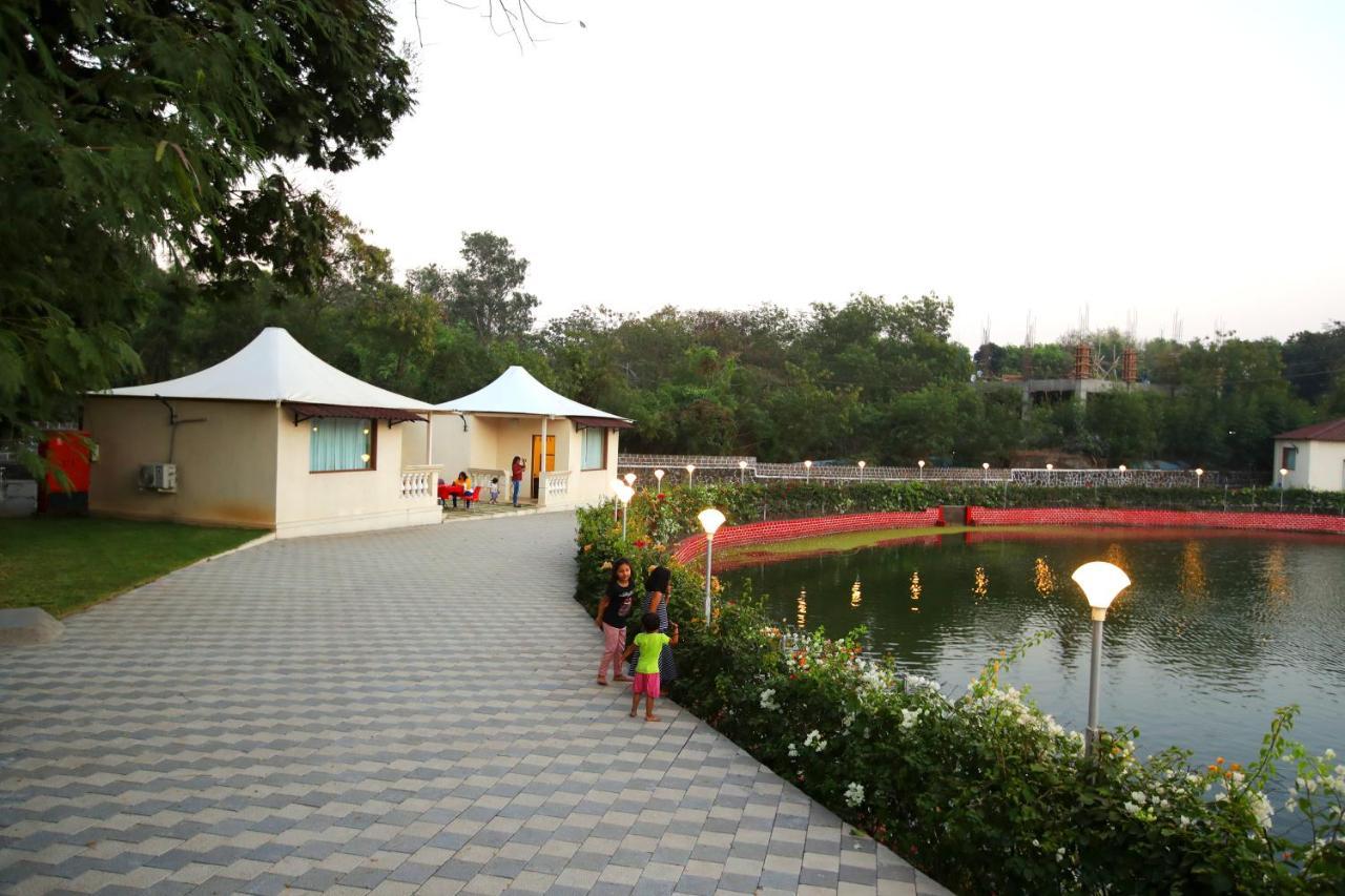 Maharaja The Royal Resort Thane Exterior foto