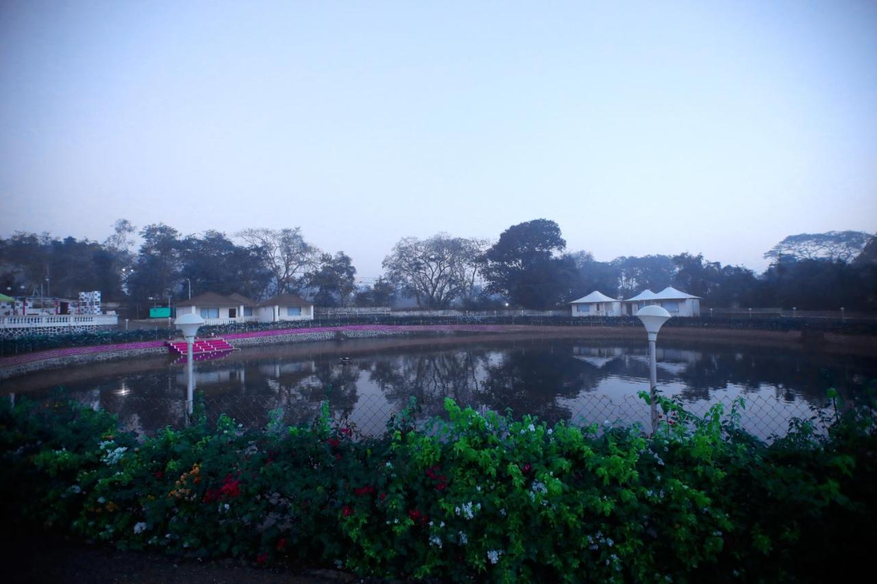 Maharaja The Royal Resort Thane Exterior foto